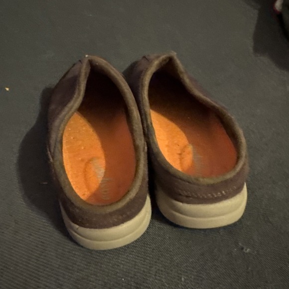 Easy Spirit Brown  SuedeRound Closed-Toe Slip On Mule Clog  Womens Size 8.5 - Picture 3 of 5